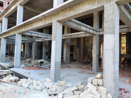 “Üç icra başçısı dəyişib, bina hələ də hazır deyil” - NARAZILIQ!